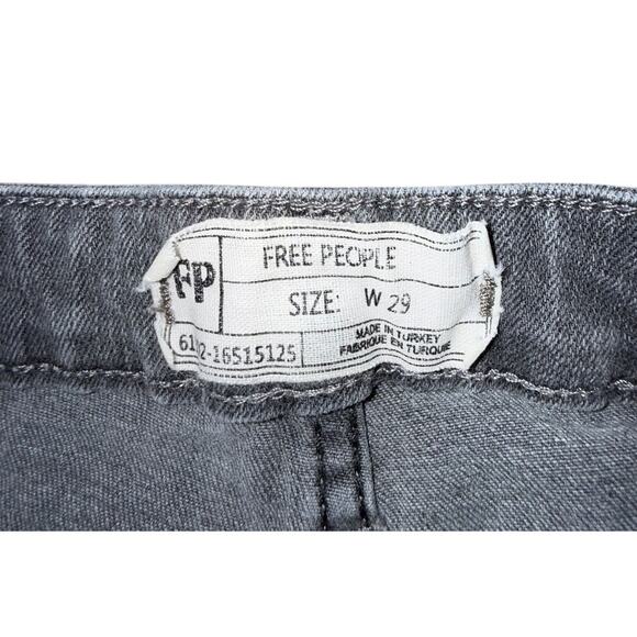 Free People Gray Wash Raw Hem Cropped Jeans Sz 29 - Picture 3 of 5